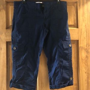 Capri pants (Navy Blue) NWOT